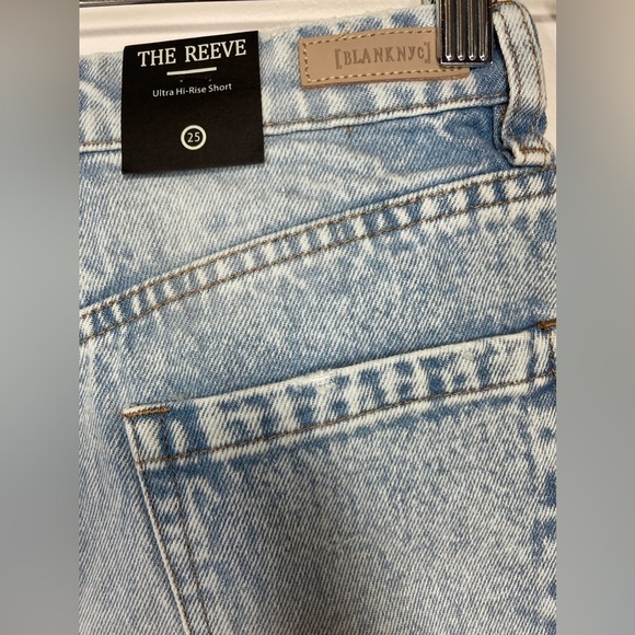 NWT BLANKNYC The Reeve Ultra High-Rise Frayed Hem Light Denim Shorts Size 25 - Picture 10 of 14
